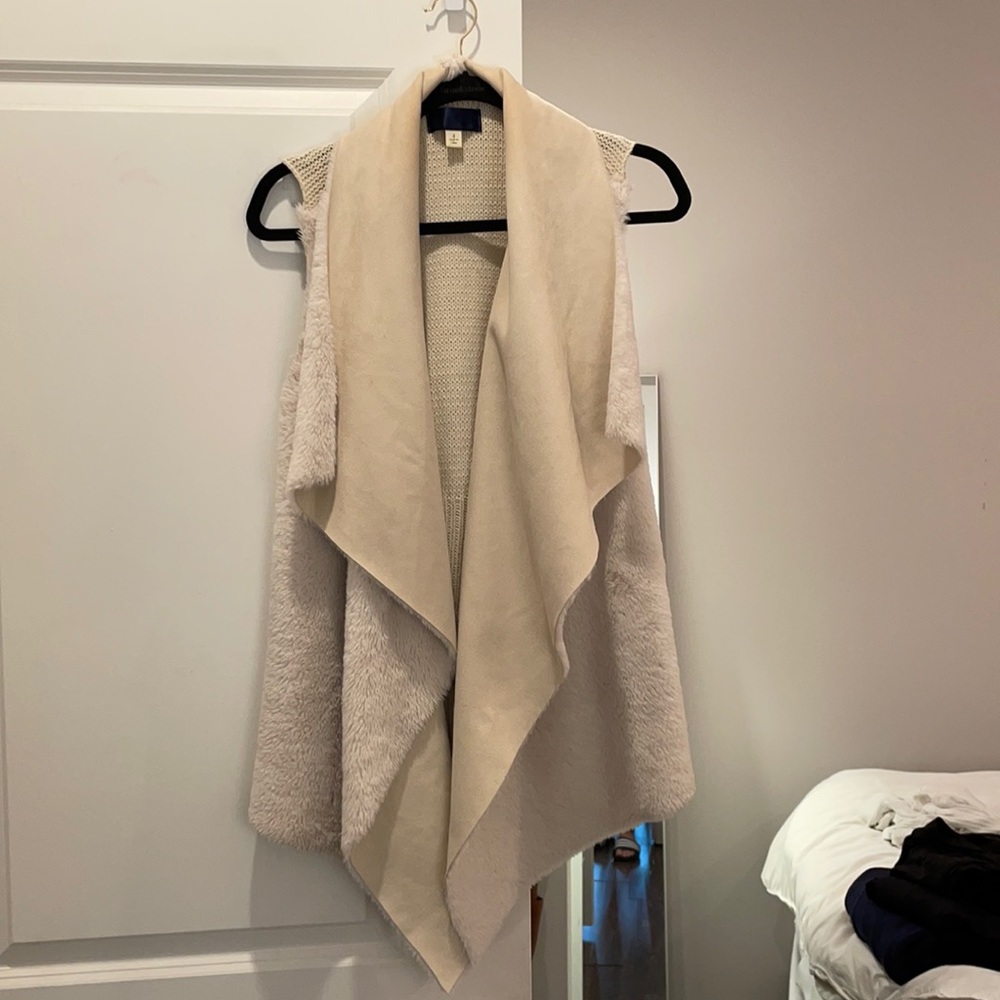 Cozy, long-line vest. Size Small.